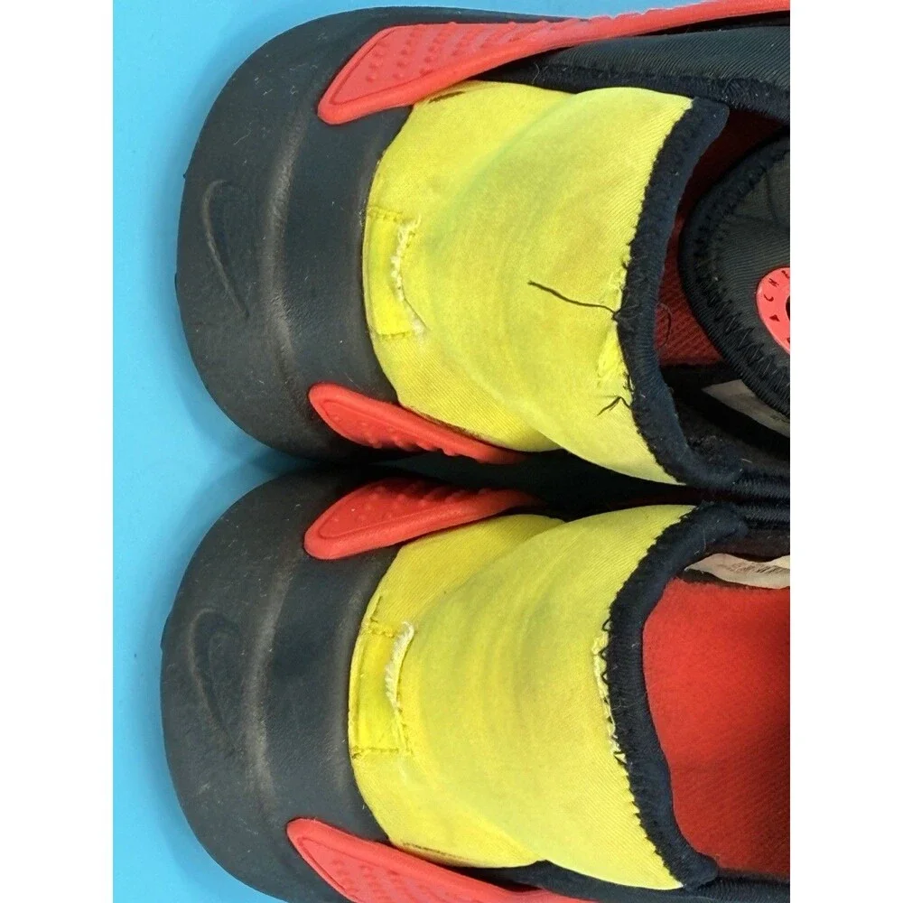 Nike Huarache Extreme 6.5Y Black Red Yellow Slip On AQ7936-001